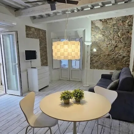 Blue Living-Borgo Antico * Marciana Marina (Isola d'Elba)