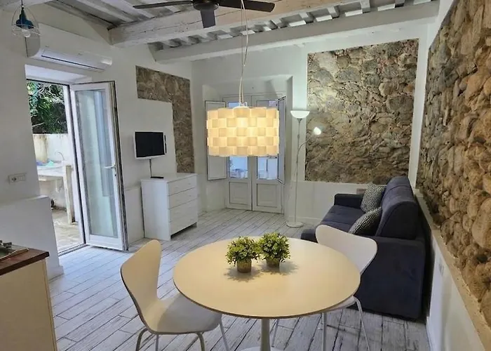 Blue Living-Borgo Antico * Marciana Marina (Isola d'Elba)